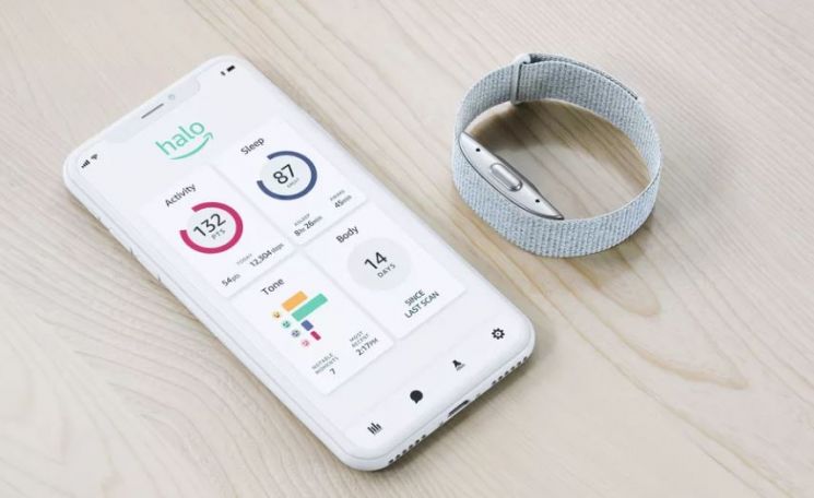 더 치열해지는 '손목 위 주치의' 전쟁…아마존도 피트니스 밴드 공개