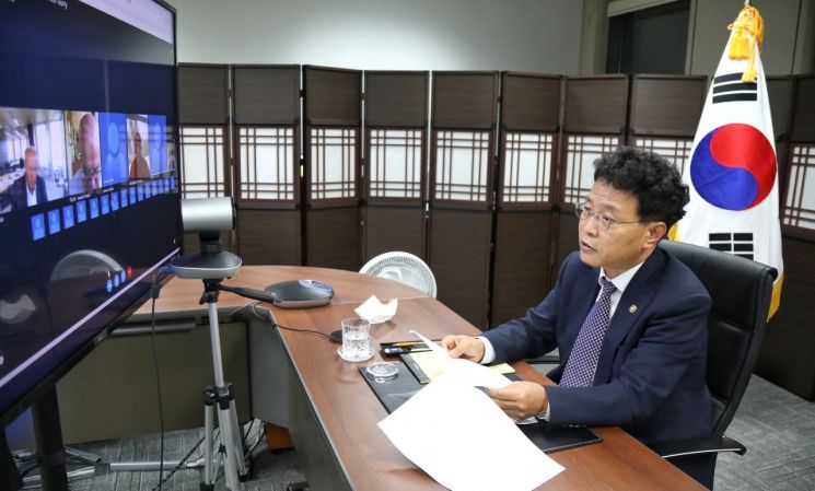 [포토] 김용래 특허청장, 16개국 특허청장과 원격회의