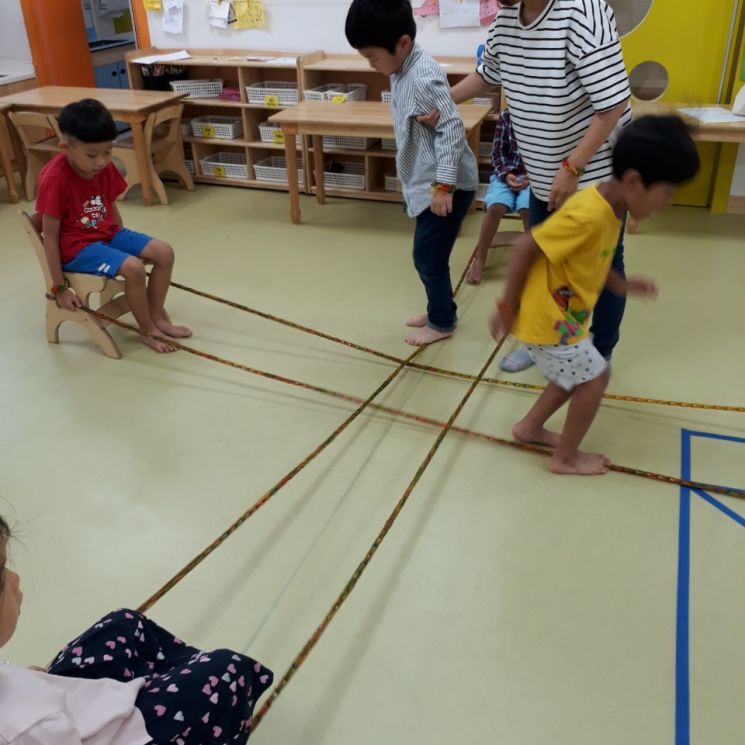 인도네시아 따리까렛