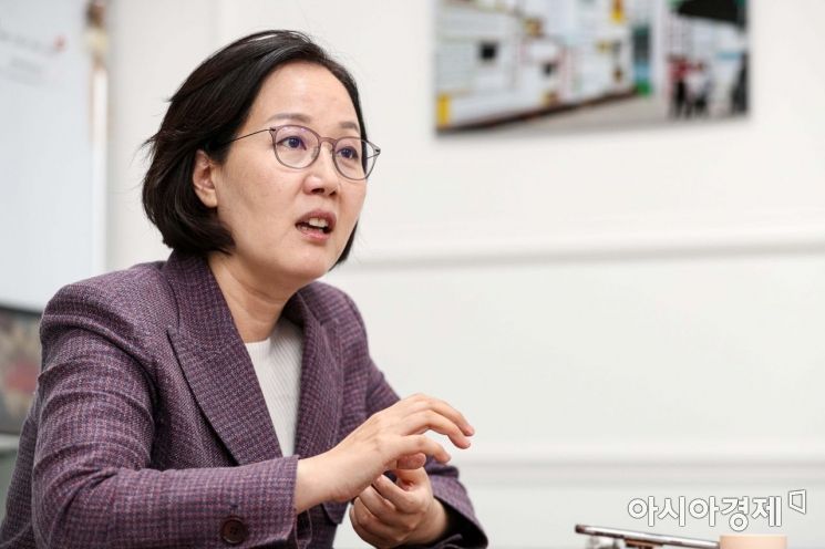 김현아 미래통합당 비상대책위원이 2일 경기 고양 다시작도시연구소에서 인터뷰 하고 있다./고양=강진형 기자aymsdream@
