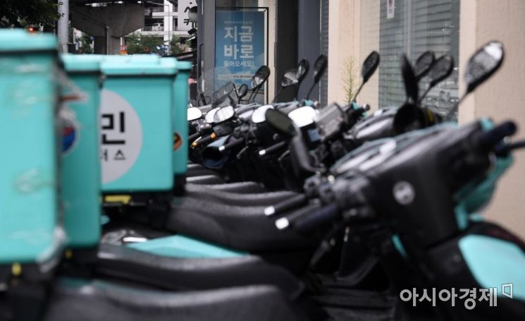 '엎치락뒤치락' 혼돈의 배달앱 시장