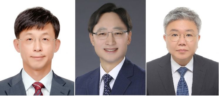 왼쪽부터 문희철 국세청 본청 차장, 임광현 서울지방국세청장, 임성빈 부산지방국세청장.