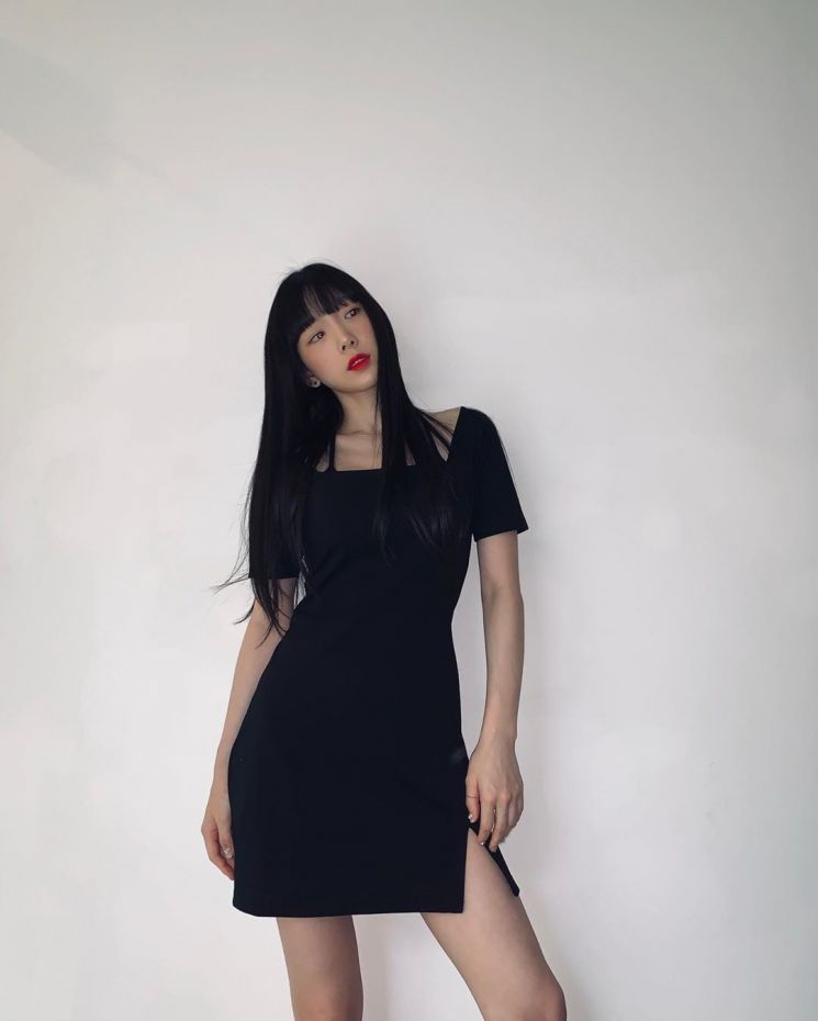 태연 흑발/사진=태연 인스타그램