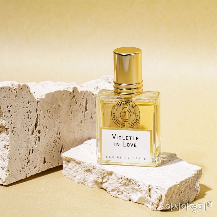 Nicolai ‘Violette in Love Eau de Toilette’, Stone @RAUWBEIGE