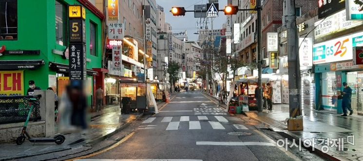 서울 종로 낙원상가 일대에 있는 노점상들. 사진=한승곤 기자 hsg@asiae.co.kr