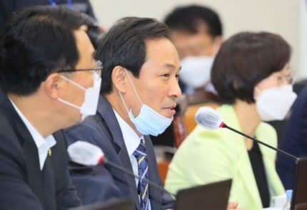 우상호 더불어민주당 의원이 지난 7월20일 국회 과학기술정보방송통신위원회에서 열린 한상혁 방송통신위원장 인사청문회에서 발언하고 있다/사진=연합뉴스