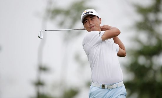 '대상 1위' 김한별 "1타 차 2위"…문경준 이틀 선두