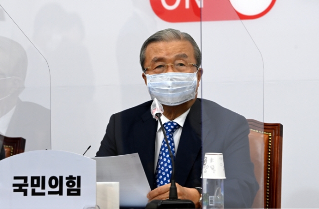 김종인 국민의힘 비상대책위원장이 14일 오전 국회에서 열린 비상대책위원회의에서 발언하고 있다. 연합뉴스