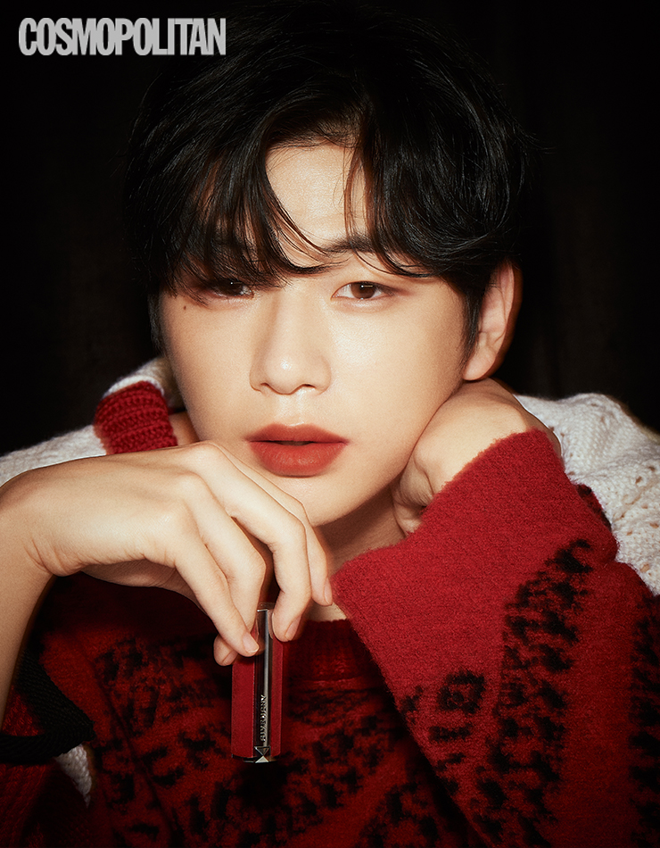강다니엘, 치명적인 딥 레드 메이크업