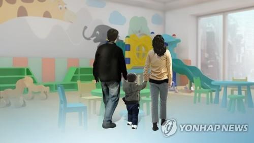 "퇴사 고민합니다" 학교 등교 재개에도 자녀 돌봄 문제 여전...학부모 '한숨'