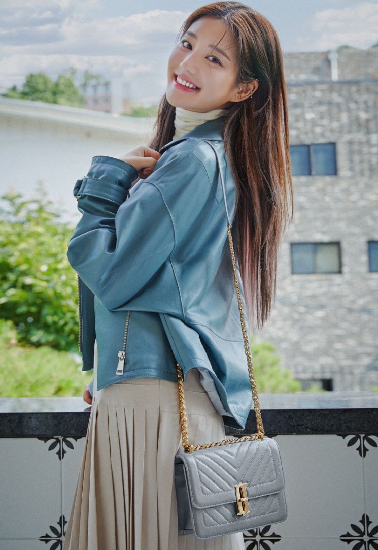 배우 이유비.