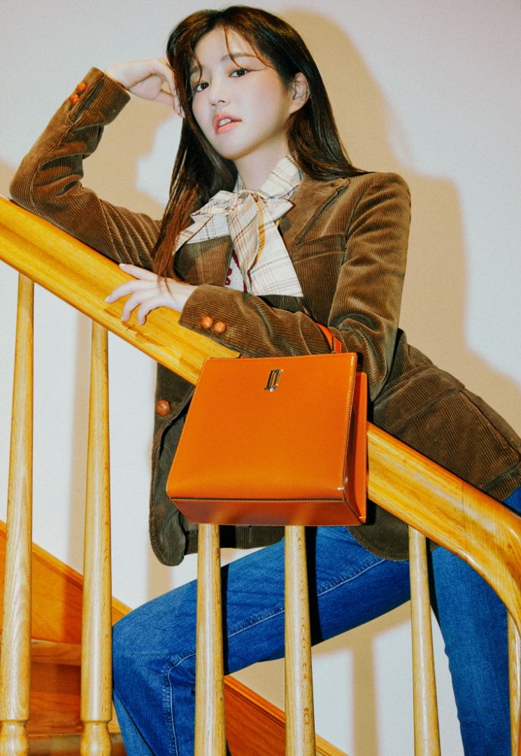 배우 이유비.