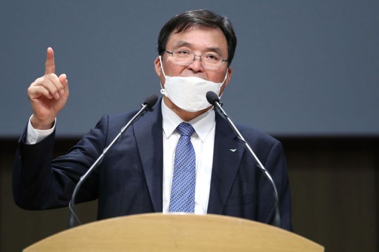 '법카'22만원에 해임된 구본환 인국공 사장, 법적 대응 예고