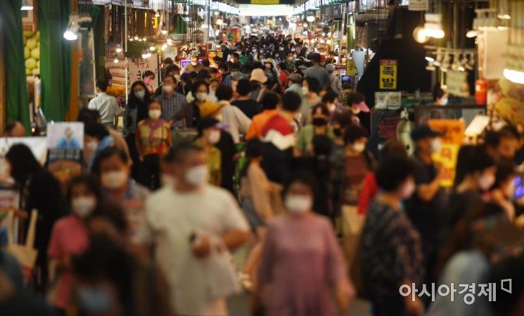 [포토] 모처럼 붐비는 전통시장