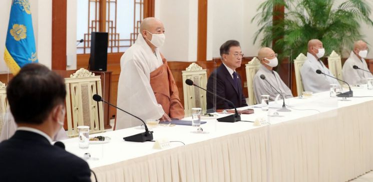 文대통령 "만남의 희망 포기 않으면 반드시 통일의 길로 갈 것"(종합)