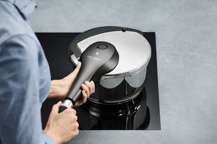 Pressure cooker Perfect Premium 4.5L 22cm. [사진=WMF]