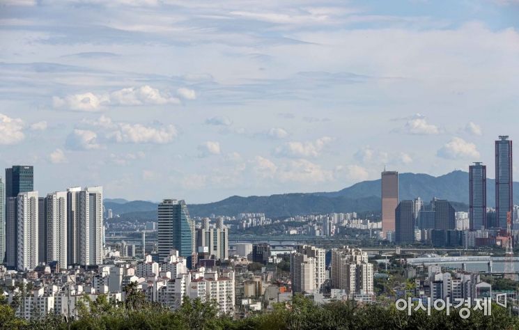 [포토]맑은 하늘 펼쳐진 서울 도심