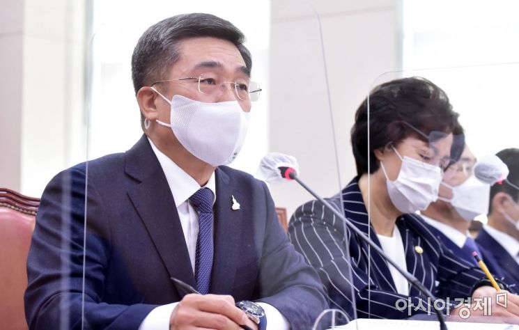 [포토] 답변하는 서욱 장관