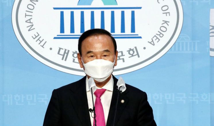 ‘특혜 수주 의혹’ 박덕흠 국민의힘 탈당…"당에 부담주지 않겠다"