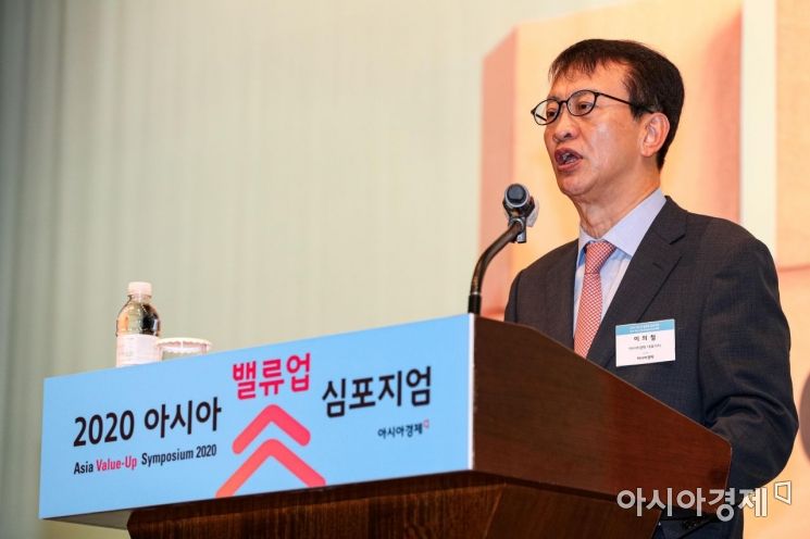 [포토]개막사하는 이의철 아시아경제 대표
