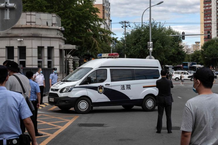 시진핑 비판 중국 부동산 거물 징역 18년