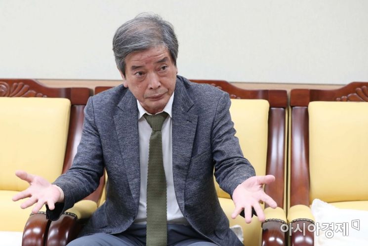 김진경 국가교육회의 의장이 22일 아시아경제와 인터뷰하고 있다. /문호남 기자 munonam@