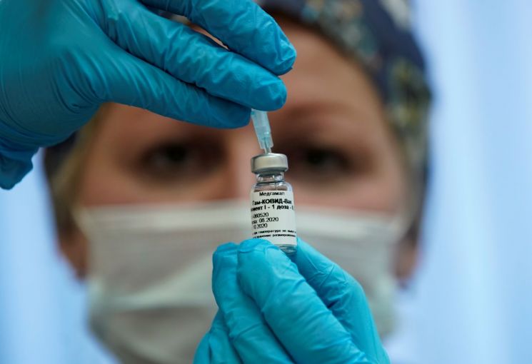 러시아, 자체개발 코로나19 세번째 백신 임상시험 실시 