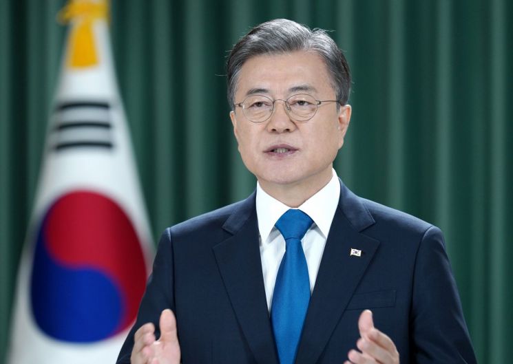 文대통령 "한반도 평화, 아직 미완성…그러나 한국은 대화 이어나갈 것" (속보)