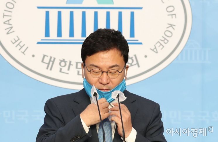 檢, '이스타항공 횡령·배임 혐의' 이상직 전 의원 2심 징역 10년 구형