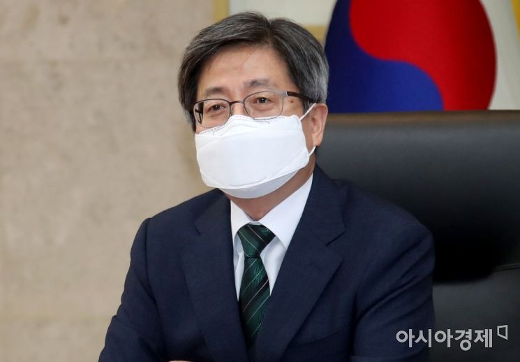 긴즈버그와 김명수…野, 차기 대법원장 임명권 포기하나