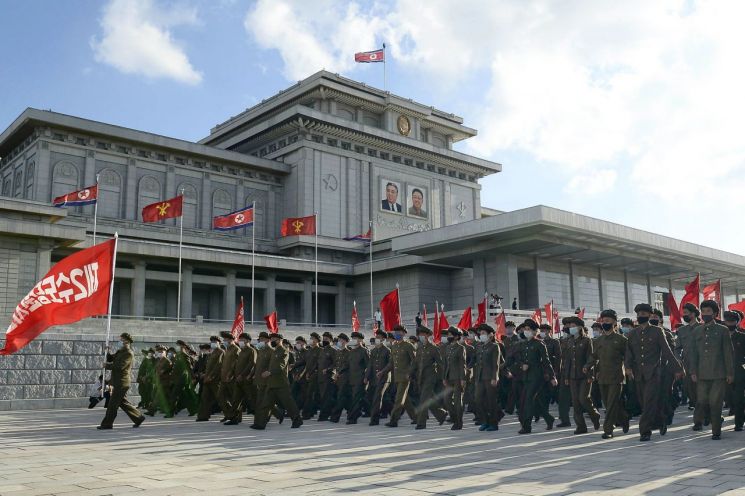 전 주한미군사령관 “종전선언 하려면 북한 병력·무기부터 철수해야”