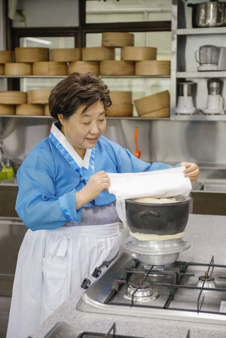 다음 달 무형문화재 행사도 전시·무관객 위주로…