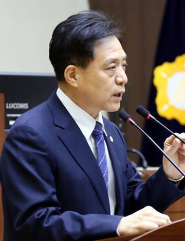  [인터뷰]관악구의회 표태룡 운영위원장 “자영업자 지원하는 것이 결국 지역경제 살리는 길”