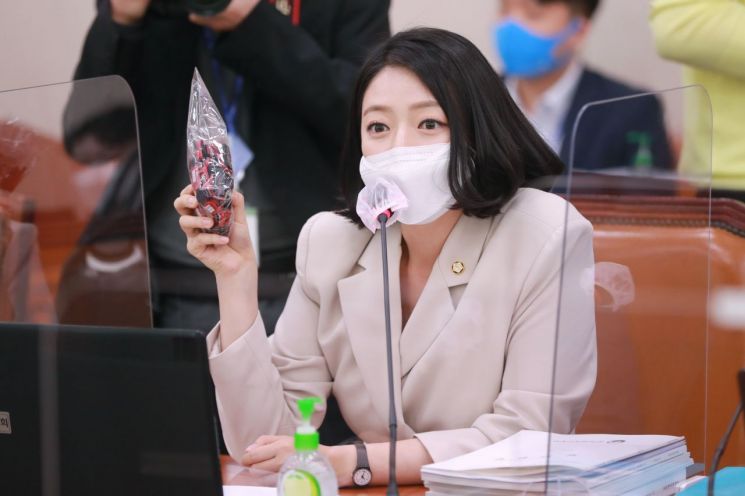 배현진 국민의힘 의원이 지난 10월7일 오전 서울 여의도 국회에서 열린 문화체육관광위원회의 문화체육관광부 국정감사에서 의사진행발언을 하고 있다. [이미지출처=연합뉴스]