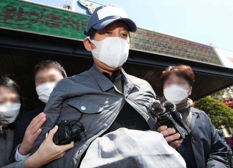 檢, '라임 주범' 김봉현에 징역 40년 구형…774억 추징도 요청(상보)