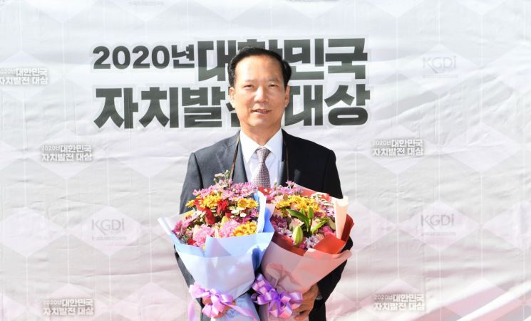 구인모 거창군수 대한민국 자치발전 대상 수상.(사진=거창군)