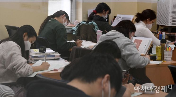 수험생 설 연휴 활용법…"계획 세워 인강·문제풀이 위주로"