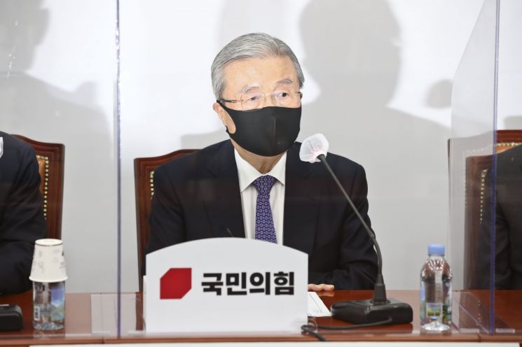 '부산시장 후보' 발언 논란되자…"잘못 전달된 말" 수습 나선 김종인