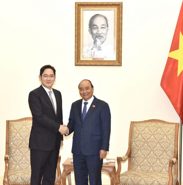 [포토]이재용-응우옌 쑤언 푹 베트남 총리, 협력 방안 논의