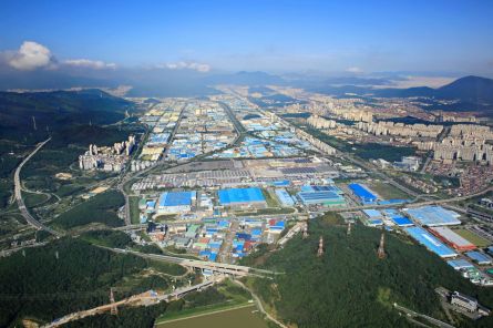 '양질의 일자리' 총력전…일자리위, 동남권 '산단 대개조' 점검