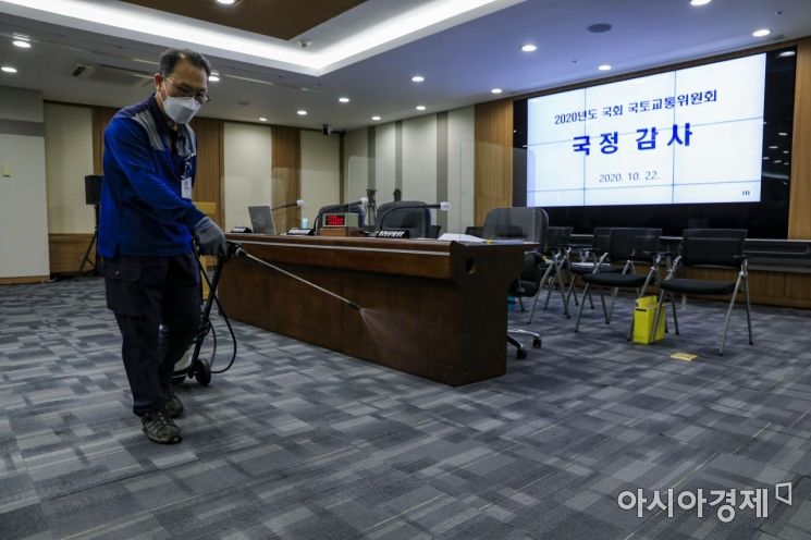 [포토]방역 꼼꼼히 