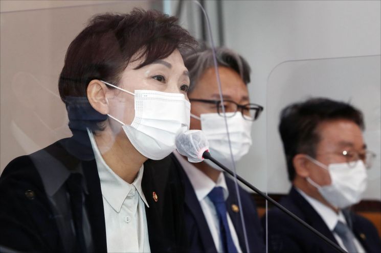 김현미 "초저금리, 전세불안에 영향…월세 세액공제 확대 공감"