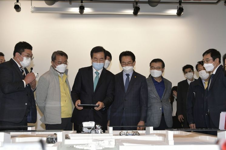 ����� ��û����� 23�� ���� 4�� ������� �ô��� â���� ���縦 �缺�ϴ� ���빮�� ���������米������(�����36�� 49)�� �湮�� ���� �ü��� ���캸�� �ִ�. ��û����� �̳� ���� ��ҿ��� ���� ��154�� ����ñ�û������ȸ ����ȸ�ǿ� �ռ� ���͸� �����ߴ�.