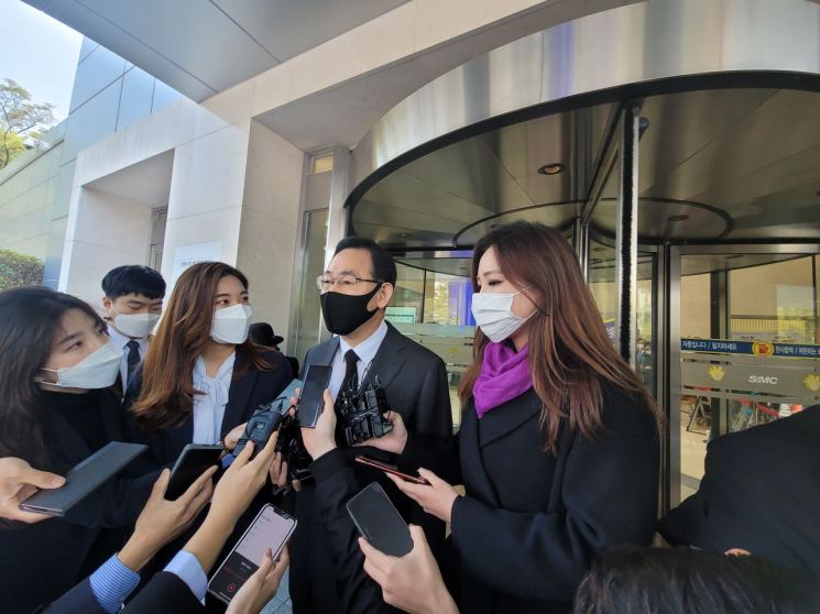 주호영 국민의힘 원내대표는 26일 이건희 삼성 회장 빈소를 찾아 유가족들을 위로했다. 사진=이기민 기자