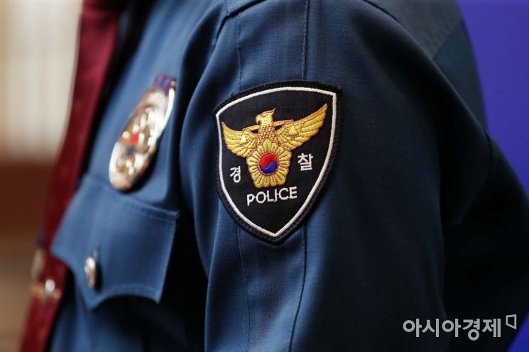 김창룡 경찰청장이 27일 아시아경제와 인터뷰하고 있다.