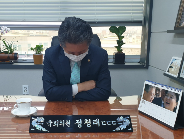 "통장이 텅, 한푼 줍쇼…대통령 보기 부끄러워" 與 의원들 후원금 공개모집 논란 