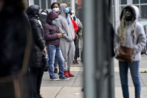 '이동식 영안실'까지 동원된 美·유럽…줄줄 새는 방역구멍