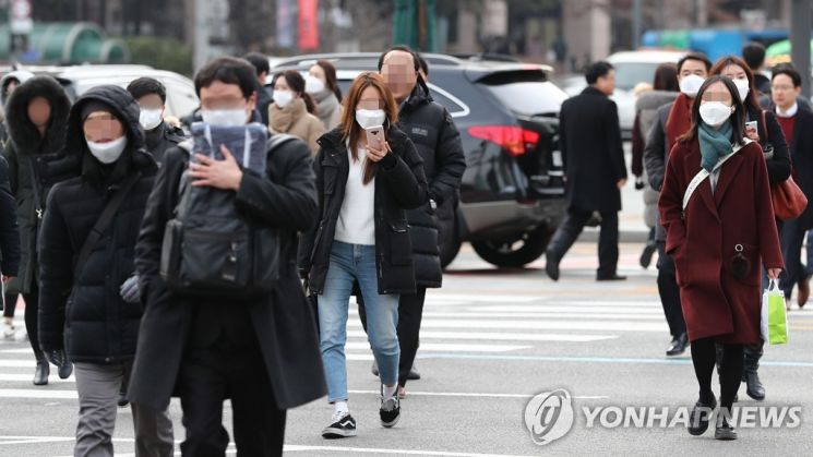 "월급 줄어서요" 코로나19에 투잡·쓰리잡 찾는 직장인들