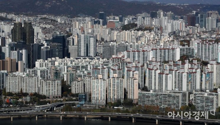 '서울 엑소더스' 2년來 최대…지난달에만 1만명 이상 빠져나가