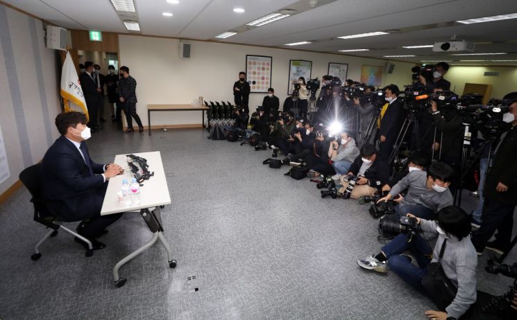 류현진 "수상 어렵겠지만 사이영상 후보 든 것만으로 감사"